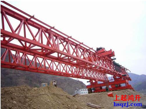 架橋機(jī)使用各部件運(yùn)行潤滑前應(yīng)清除污垢